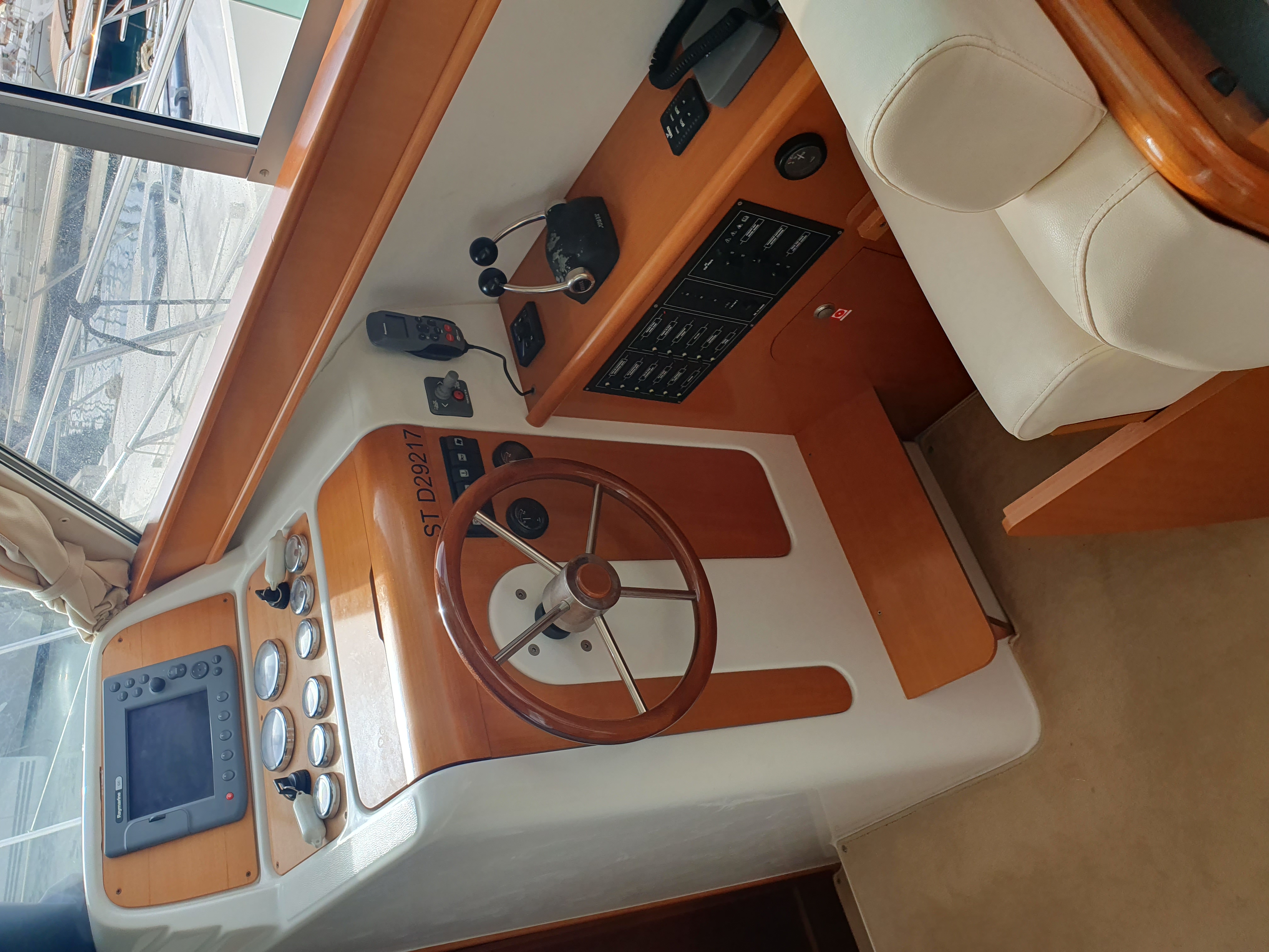 slider 38 Beneteau Antares 10.80